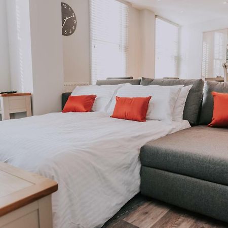Cavendish House With Secure, Allocated Parking, 2 Mins Walk From Windsor Castle Bagian luar foto