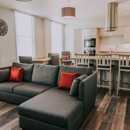 Cavendish House With Secure, Allocated Parking, 2 Mins Walk From Windsor Castle Bagian luar foto