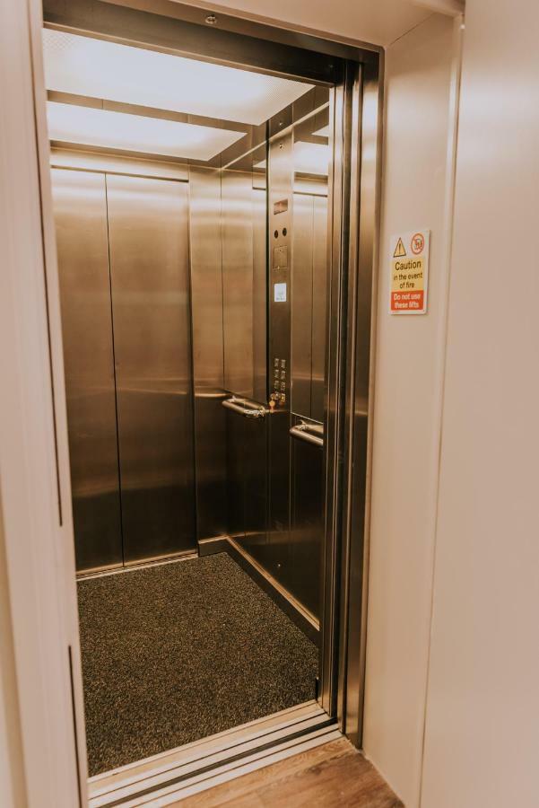 Cavendish House With Secure, Allocated Parking, 2 Mins Walk From Windsor Castle Bagian luar foto