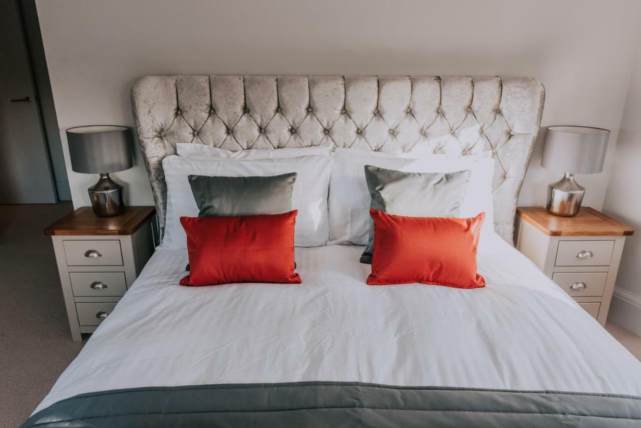 Cavendish House With Secure, Allocated Parking, 2 Mins Walk From Windsor Castle Bagian luar foto