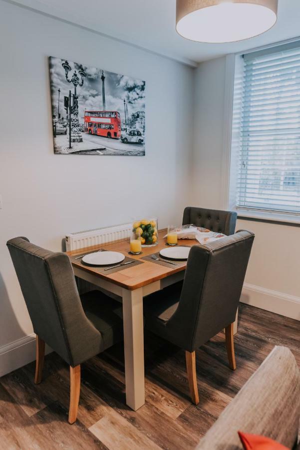 Cavendish House With Secure, Allocated Parking, 2 Mins Walk From Windsor Castle Ruang foto