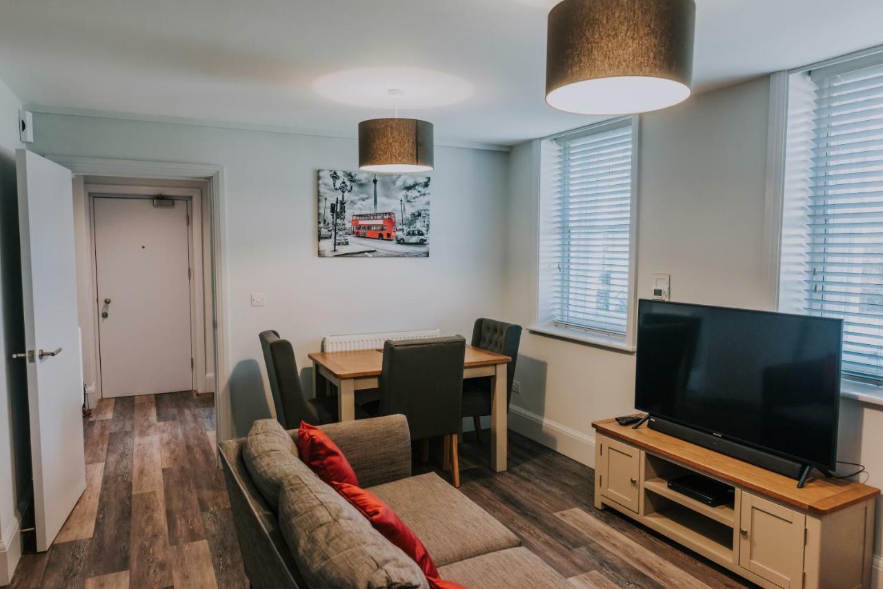 Cavendish House With Secure, Allocated Parking, 2 Mins Walk From Windsor Castle Bagian luar foto